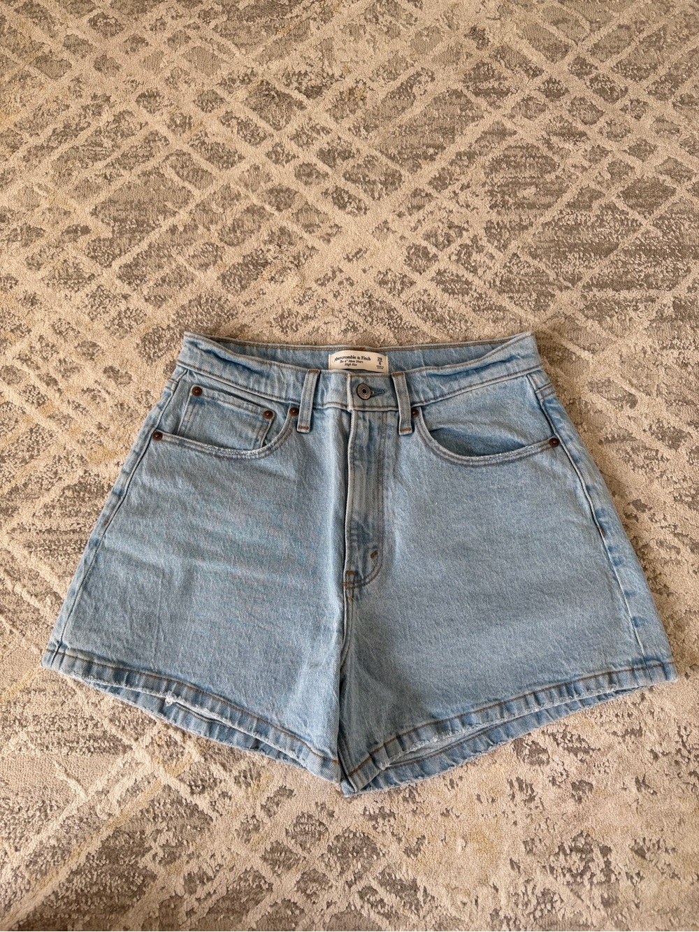 A&F 4” High Rise Mom Short